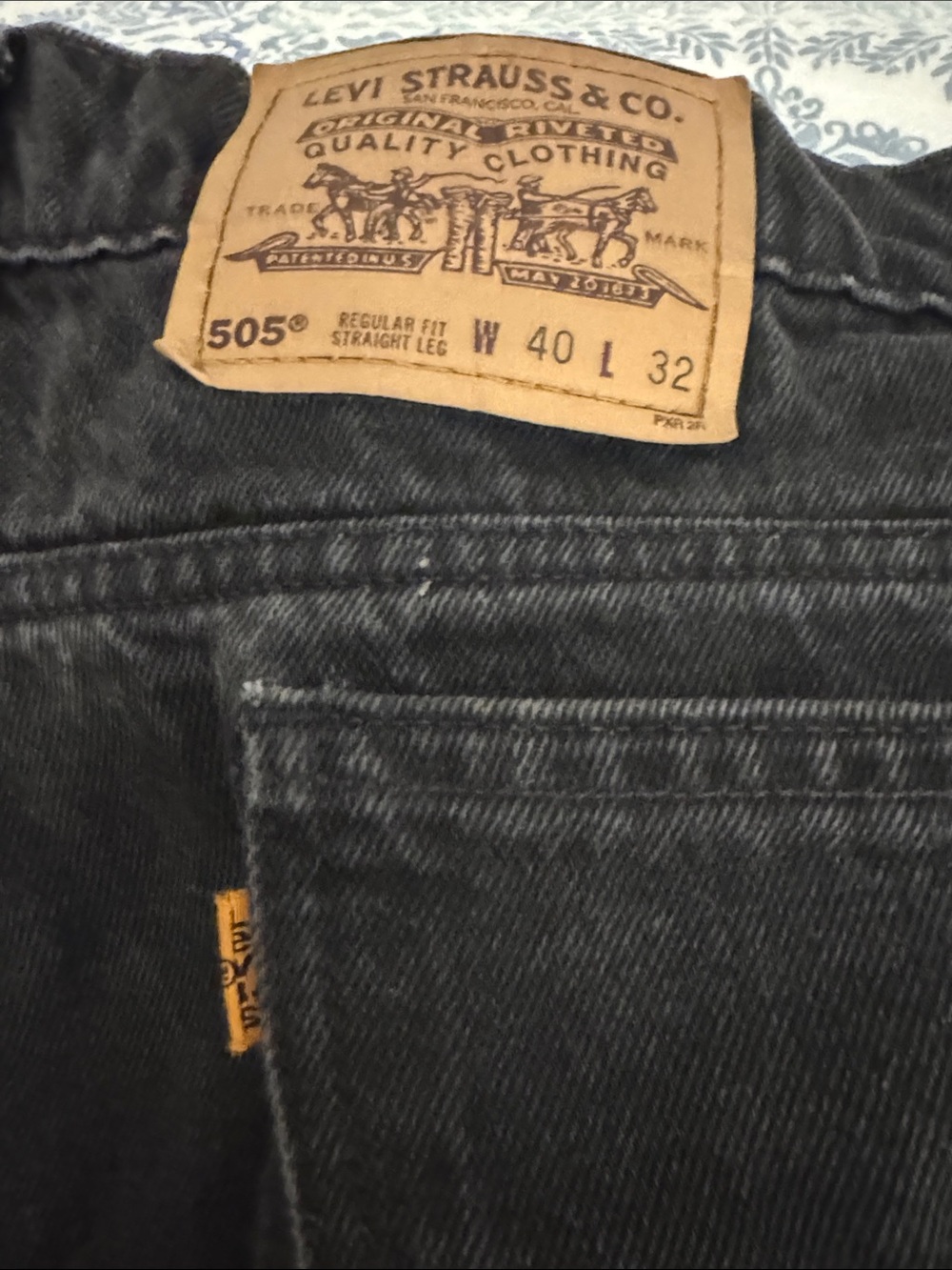 Vintage Orange Tag Levi's 505 Regular Fit Straight Jeans in Black Denim 40” x 32